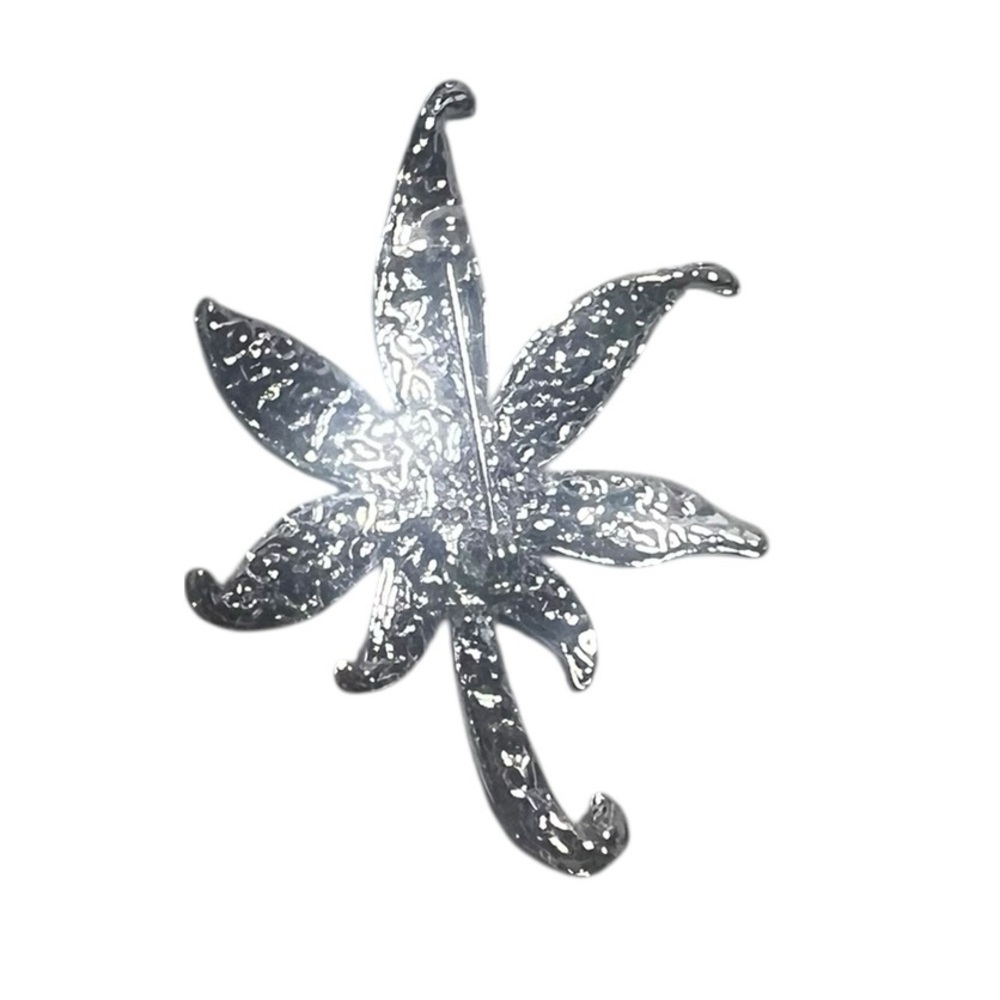 Elegant Silver Floral Brooch - Picture 2 of 2